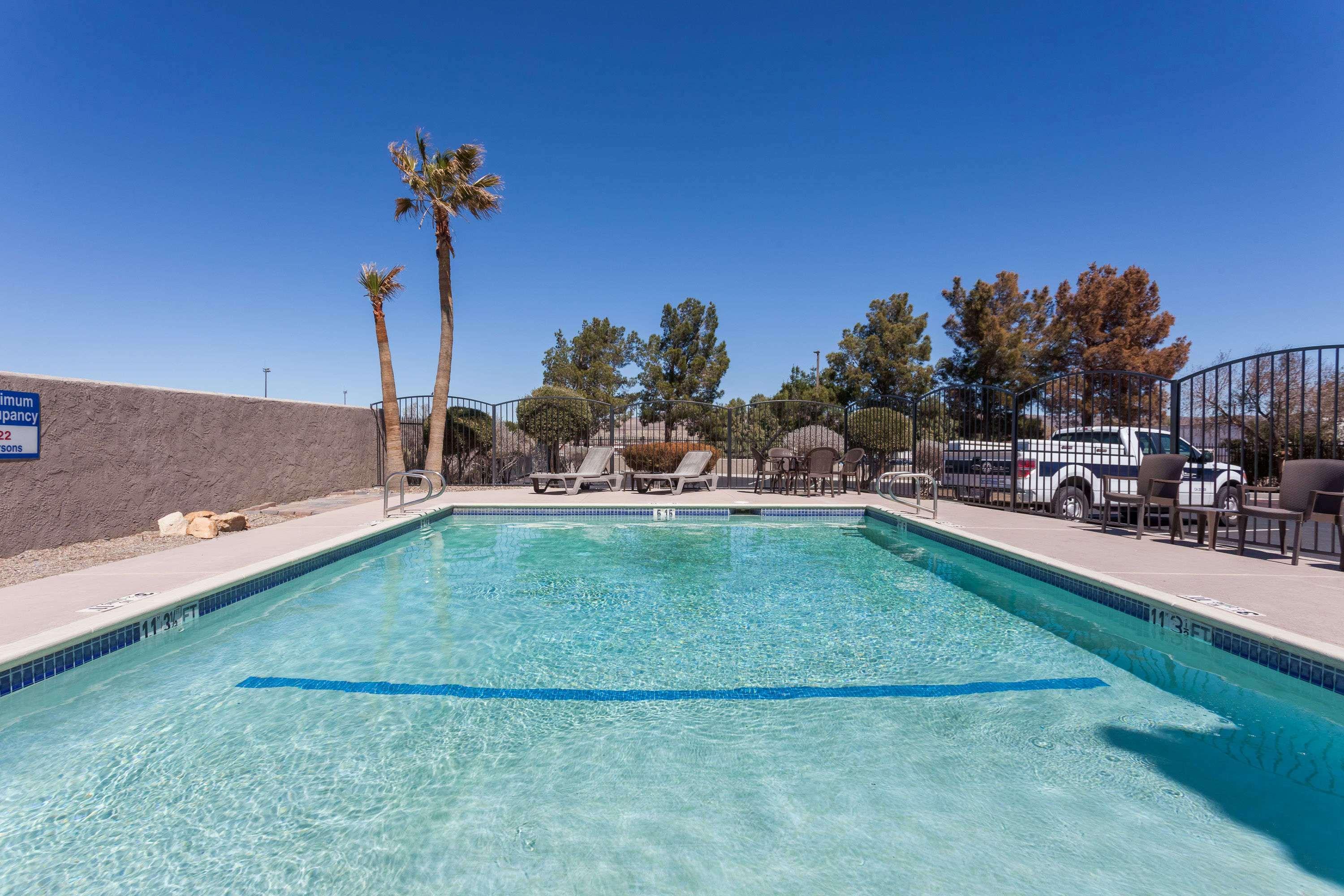 Hotel Baymont By Wyndham Barstow Historic Route 66 Esterno foto