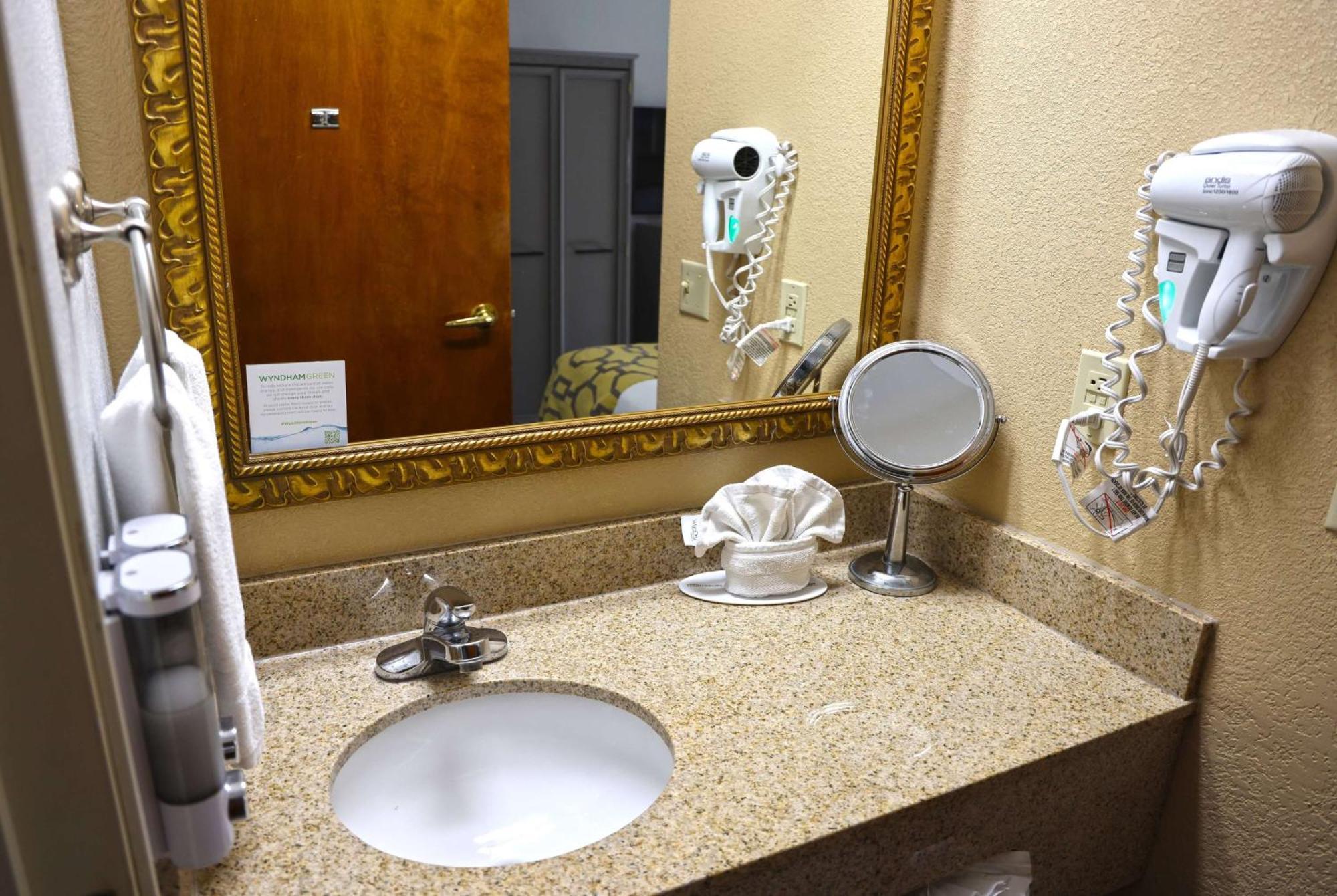 Hotel Baymont By Wyndham Barstow Historic Route 66 Esterno foto