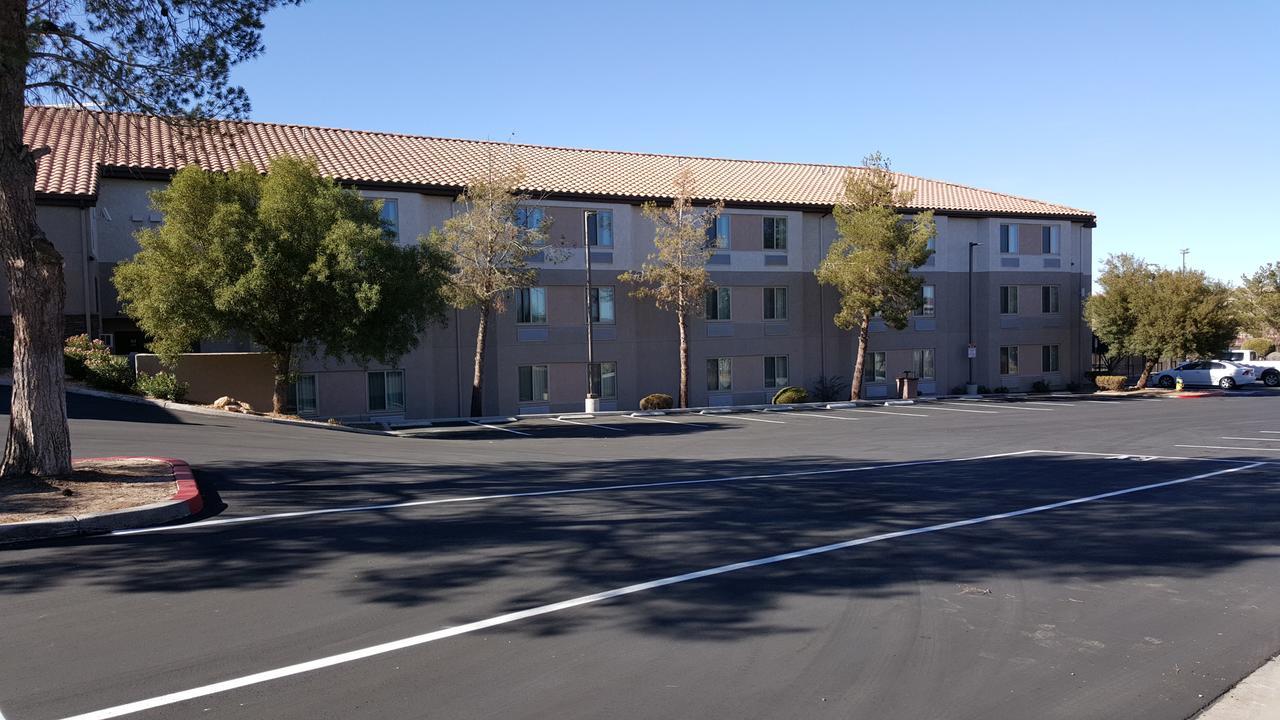Hotel Baymont By Wyndham Barstow Historic Route 66 Esterno foto